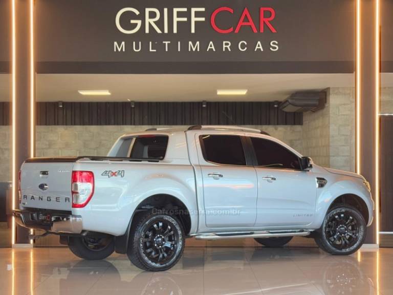 FORD - RANGER - 2017/2018 - Prata - R$ 153.900,00