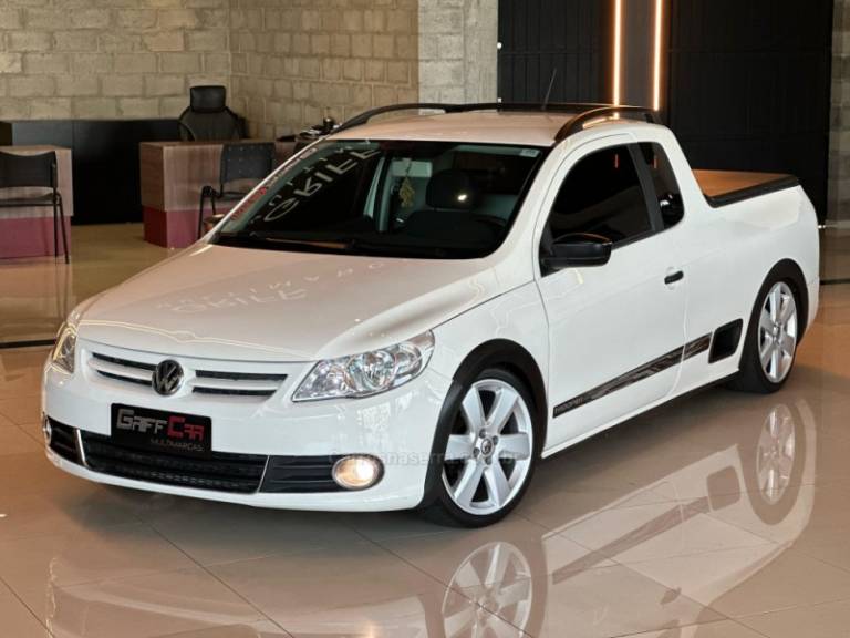 VOLKSWAGEN - SAVEIRO - 2011/2012 - Branca - R$ 49.900,00