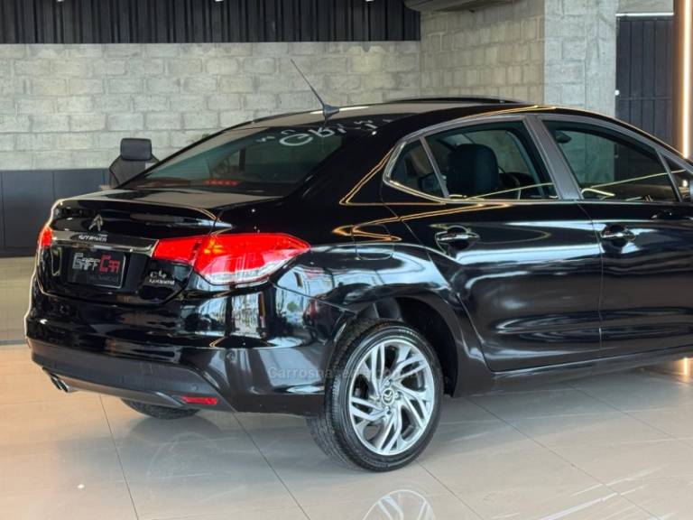 CITROËN - C4 LOUNGE - 2014/2015 - Preta - R$ 39.900,00