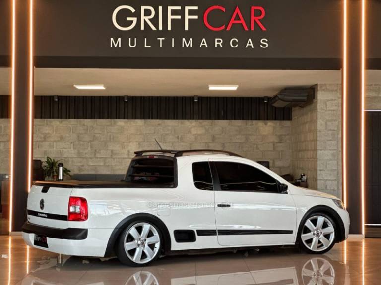 VOLKSWAGEN - SAVEIRO - 2011/2012 - Branca - R$ 49.900,00