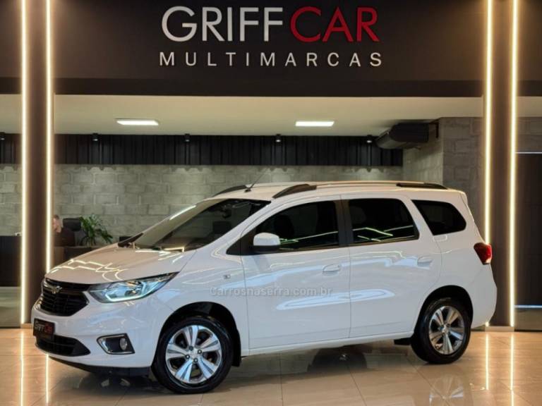 CHEVROLET - SPIN - 2021/2022 - Branca - R$ 89.900,00