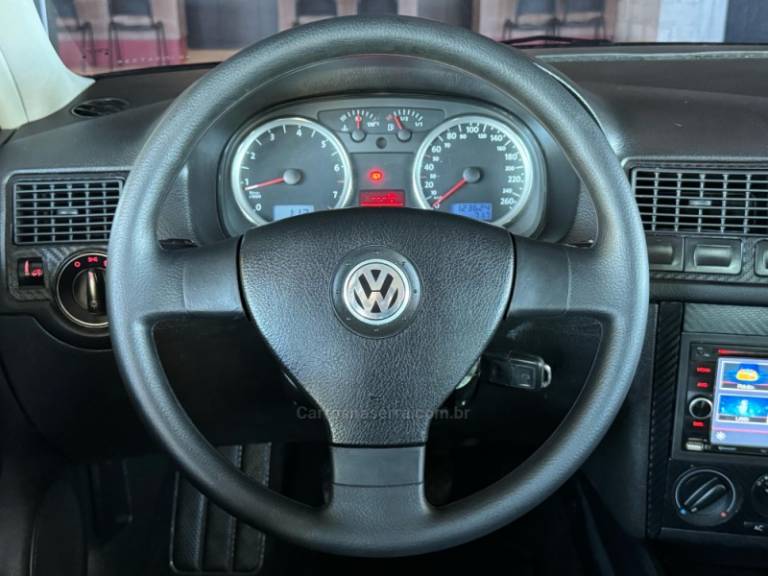 VOLKSWAGEN - GOLF - 2008/2008 - Preta - R$ 42.900,00