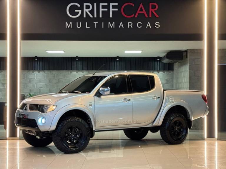 MITSUBISHI - L200 TRITON - 2009/2010 - Prata - R$ 103.900,00