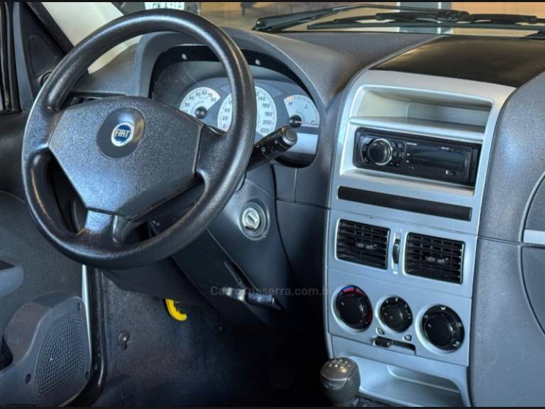 FIAT - PALIO - 2007/2008 - Prata - R$ 32.900,00