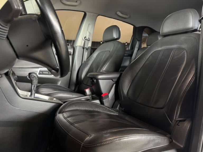 CHEVROLET - CAPTIVA - 2012/2013 - Branca - R$ 49.900,00
