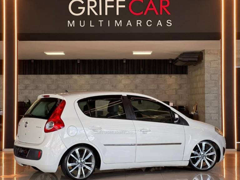 FIAT - PALIO - 2012/2013 - Branca - R$ 39.900,00