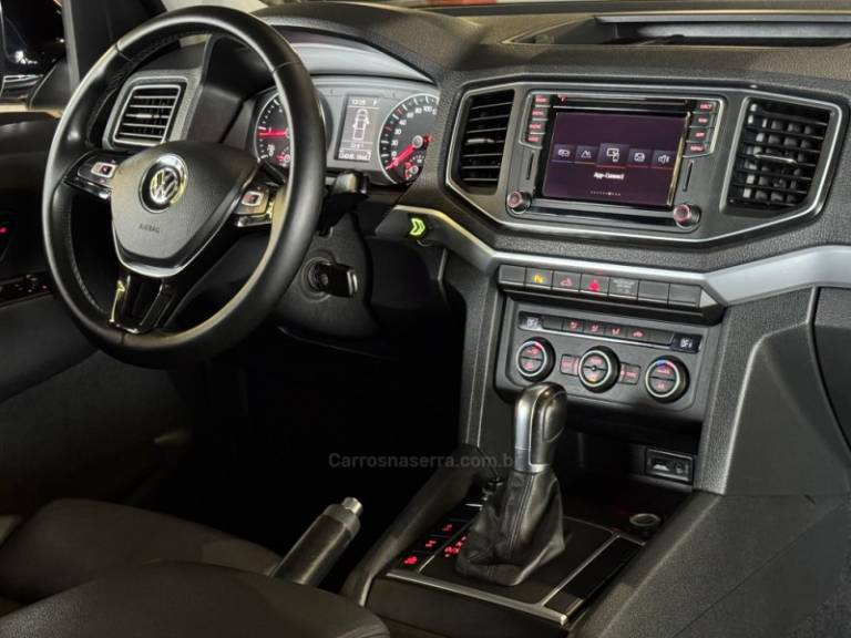 VOLKSWAGEN - AMAROK - 2017/2018 - Preta - R$ 144.900,00