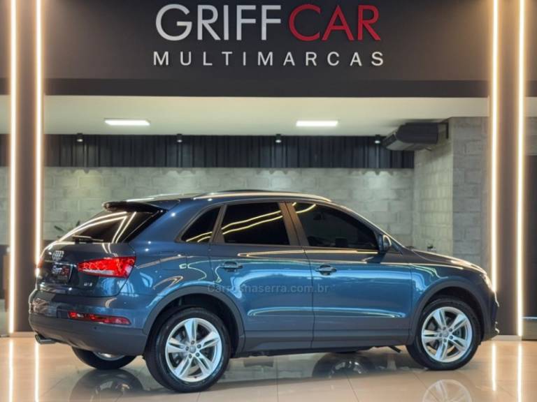 AUDI - Q3 - 2015/2016 - Azul - R$ 99.900,00