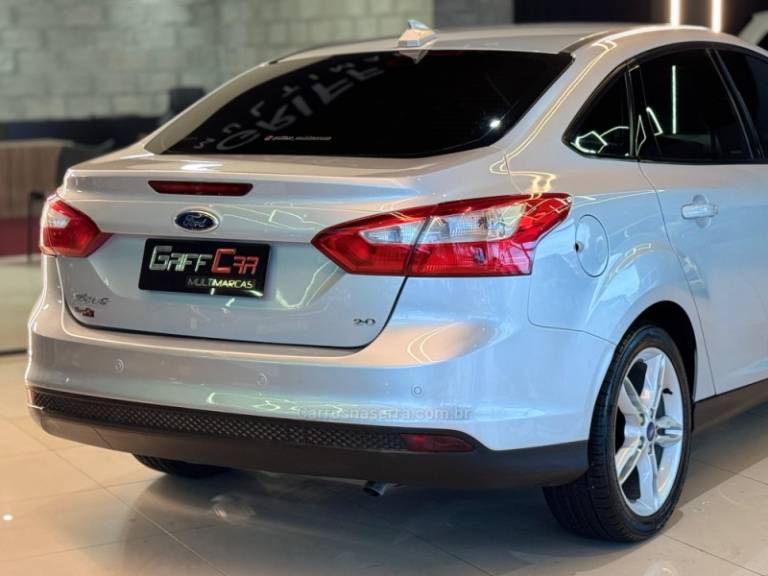 FORD - FOCUS - 2014/2014 - Prata - R$ 54.900,00