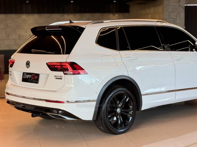 VOLKSWAGEN - TIGUAN - 2020/2020 - Branca - R$ 179.900,00