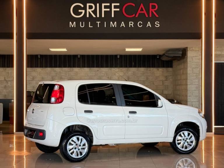 FIAT - UNO - 2014/2015 - Branca - R$ 35.900,00