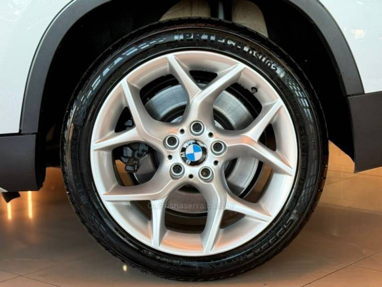 BMW - X1 - 2011/2012 - Prata - R$ 79.900,00