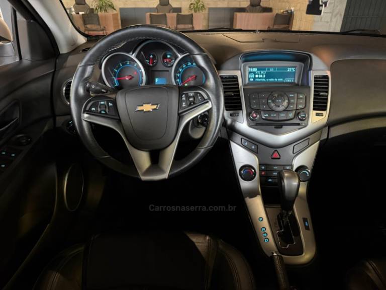 CHEVROLET - CRUZE - 2013/2014 - Prata - R$ 61.900,00
