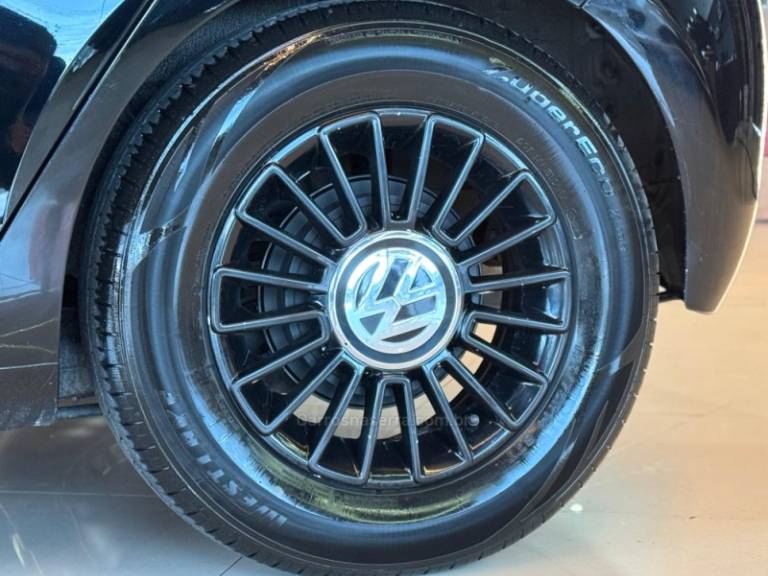 VOLKSWAGEN - UP - 2015/2016 - Preta - R$ 52.900,00