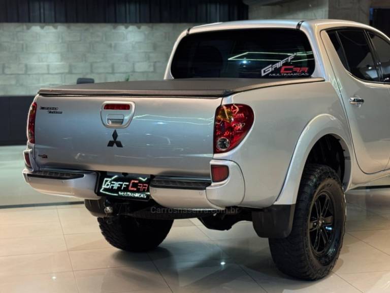 MITSUBISHI - L200 TRITON - 2009/2010 - Prata - R$ 103.900,00