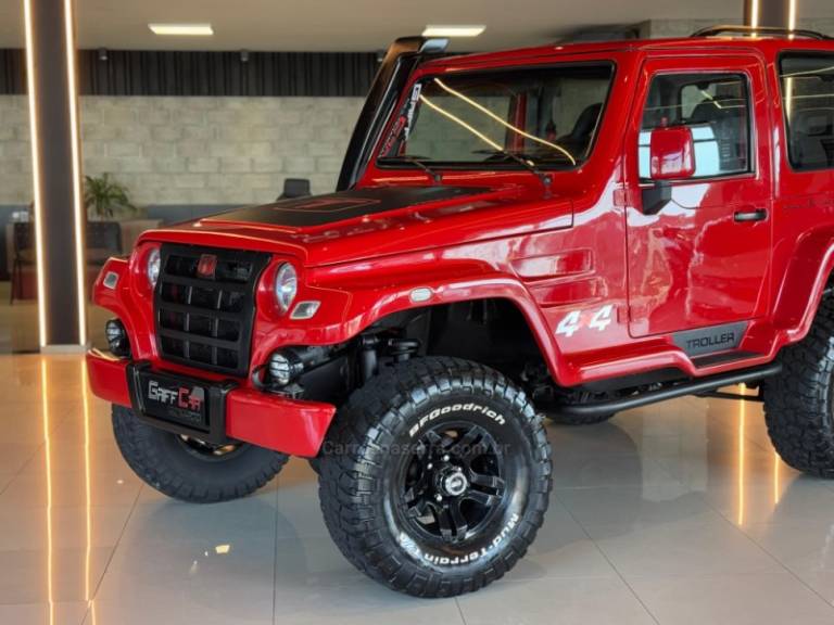 TROLLER - T4 - 2009/2010 - Vermelha - R$ 99.900,00