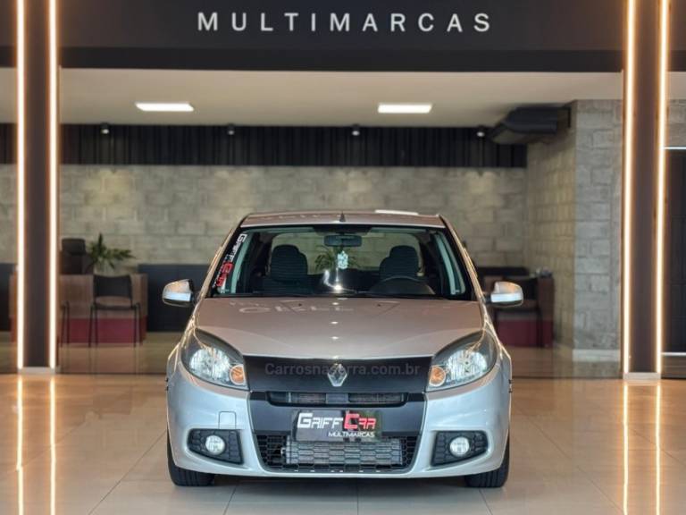 RENAULT - SANDERO - 2013/2014 - Prata - R$ 34.900,00