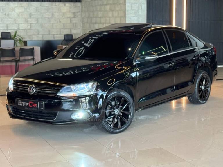 VOLKSWAGEN - JETTA - 2012/2013 - Preta - R$ 68.900,00