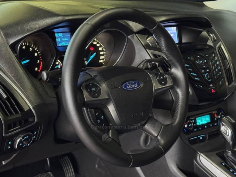 FORD - FOCUS - 2014/2014 - Prata - R$ 54.900,00