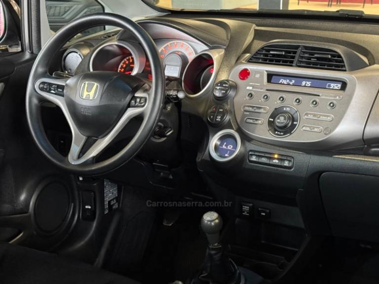HONDA - FIT - 2011/2012 - Cinza - R$ 49.900,00