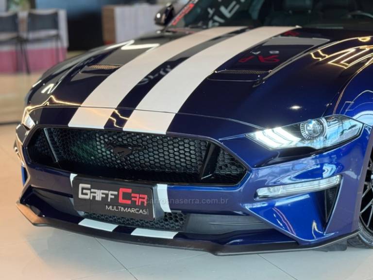 FORD - MUSTANG - 2017/2018 - Azul - R$ 359.900,00