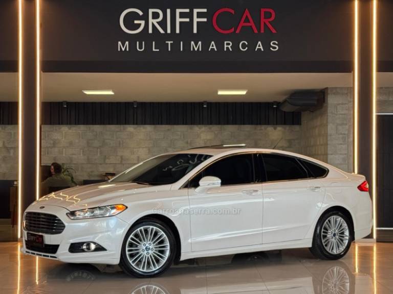 FORD - FUSION - 2013/2014 - Branca - R$ 77.900,00