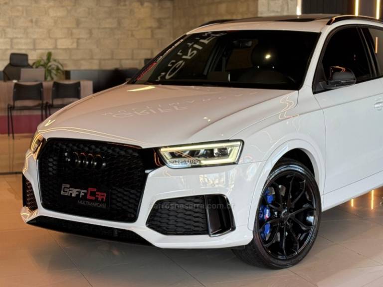 AUDI - RS Q3 - 2016/2017 - Branca - R$ 209.900,00