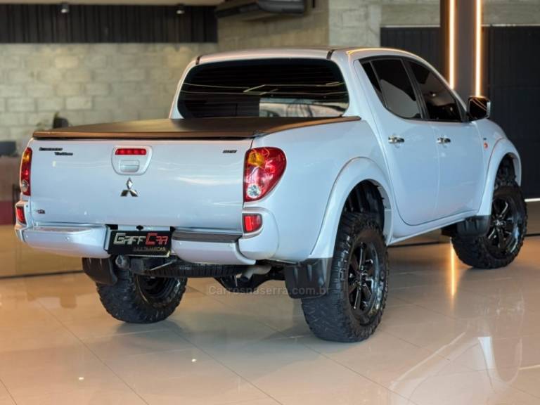 MITSUBISHI - L200 TRITON - 2011/2012 - Prata - R$ 109.900,00