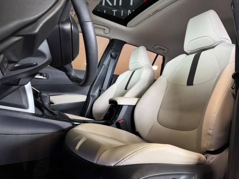 TOYOTA - COROLLA - 2024/2025 - Preta - R$ 205.900,00