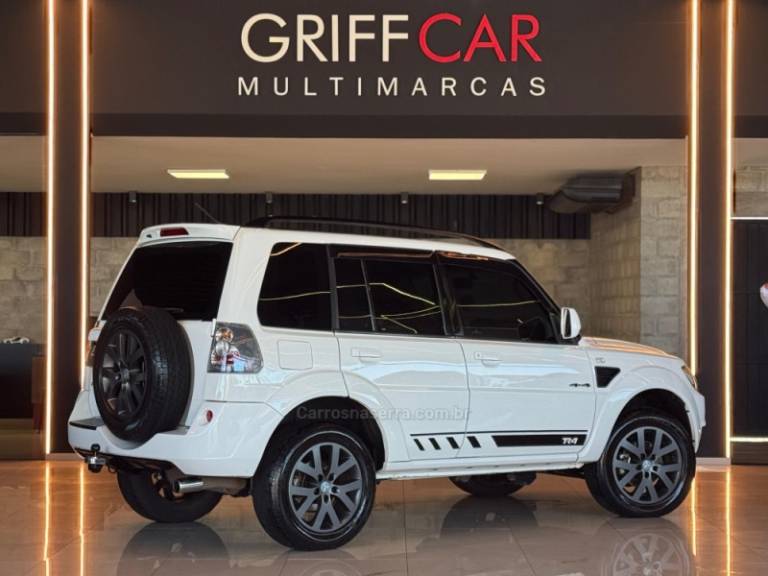 MITSUBISHI - PAJERO TR4 - 2012/2013 - Branca - R$ 69.900,00