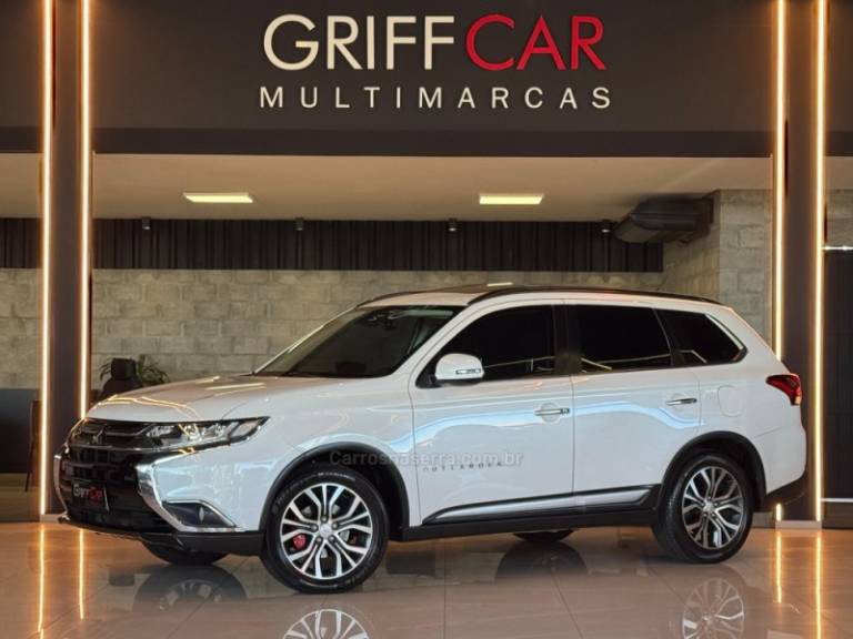 MITSUBISHI - OUTLANDER - 2015/2016 - Branca - R$ 121.900,00