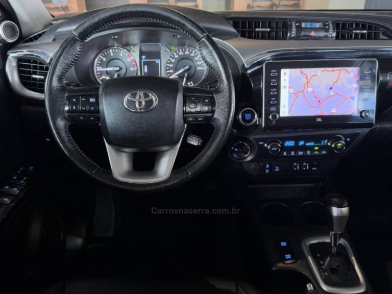 TOYOTA - HILUX - 2020/2021 - Branca - R$ 254.900,00