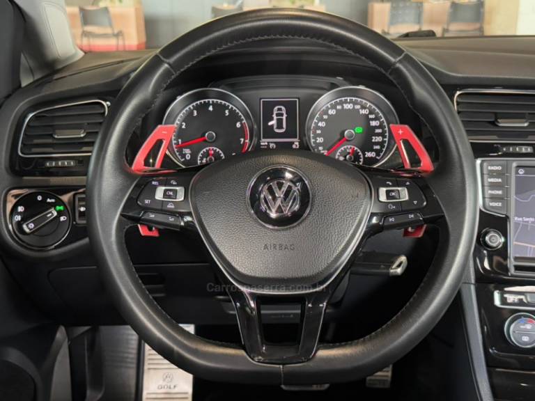 VOLKSWAGEN - GOLF - 2014/2014 - Vermelha - R$ 89.900,00