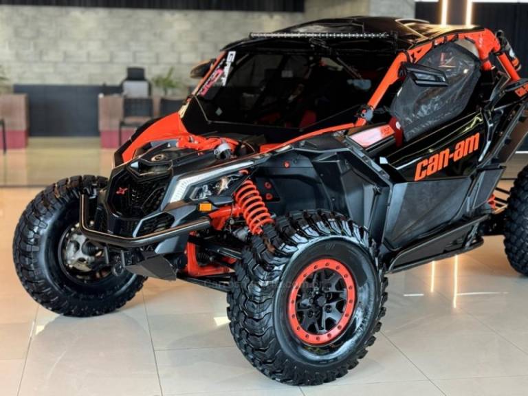 CAN-AM - MAVERICK XRS - 2018/2018 - Laranja - R$ 149.900,00