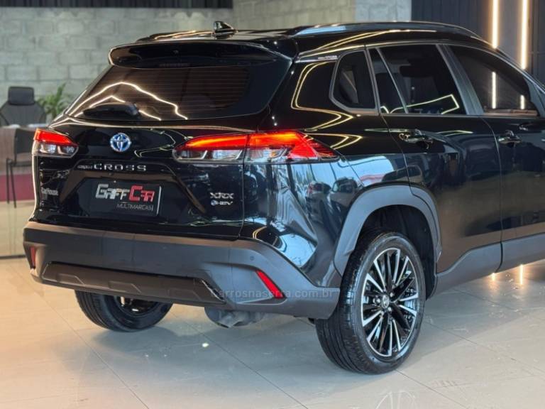 TOYOTA - COROLLA - 2024/2025 - Preta - R$ 205.900,00