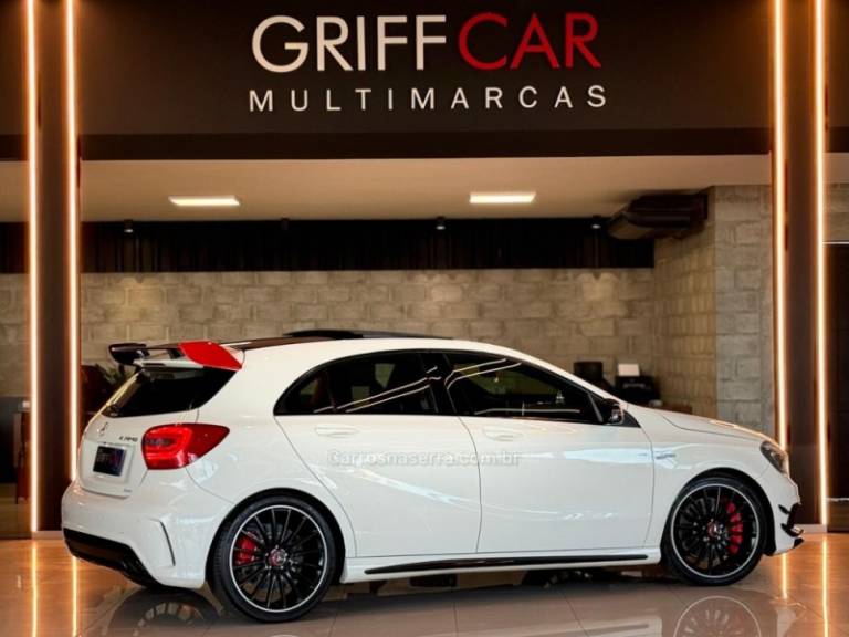 MERCEDES-BENZ - A 45 AMG - 2014/2015 - Branca - R$ 179.900,00