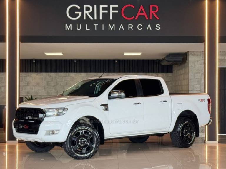 FORD - RANGER - 2016/2017 - Branca - R$ 147.900,00