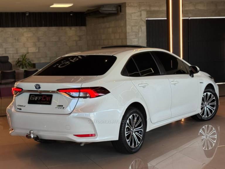 TOYOTA - COROLLA - 2020/2021 - Branca - R$ 139.900,00