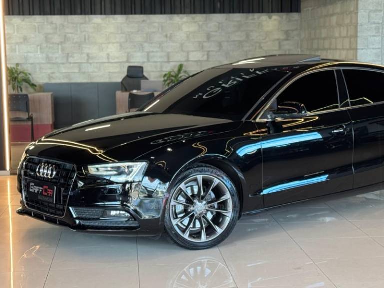 AUDI - A5 - 2012/2013 - Preta - R$ 98.900,00