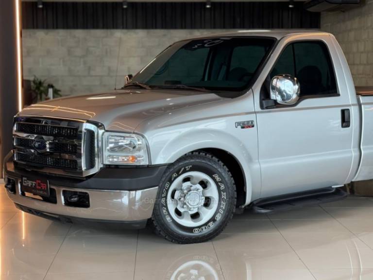 FORD - F-250 - 2000/2001 - Prata - R$ 159.900,00