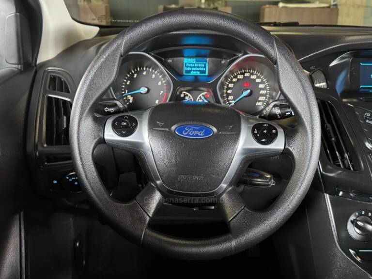 FORD - FOCUS - 2014/2015 - Branca - Sob Consulta