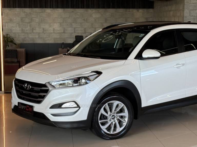 HYUNDAI - TUCSON - 2017/2018 - Branca - R$ 104.900,00