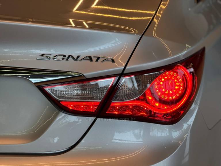 HYUNDAI - SONATA - 2011/2012 - Prata - R$ 71.900,00