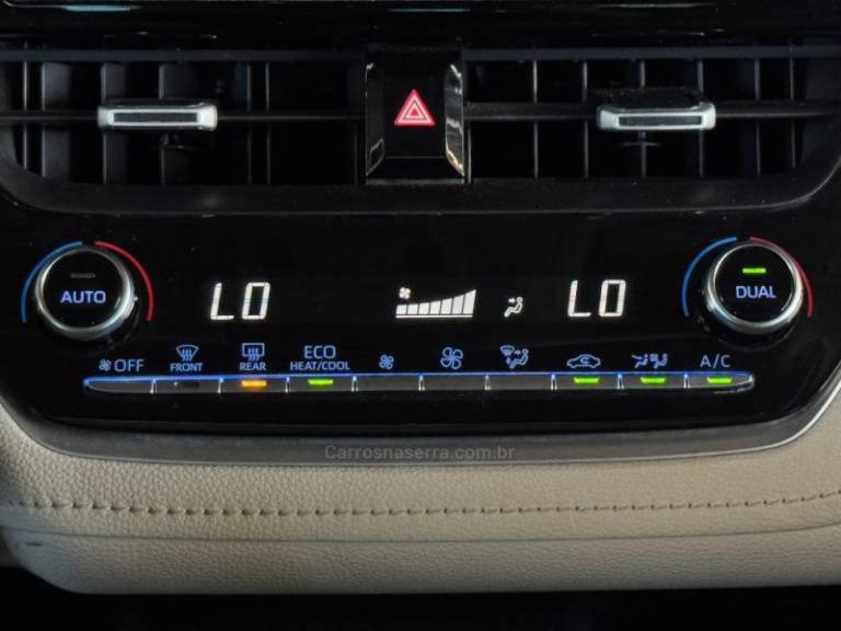 TOYOTA - COROLLA - 2020/2021 - Branca - R$ 139.900,00