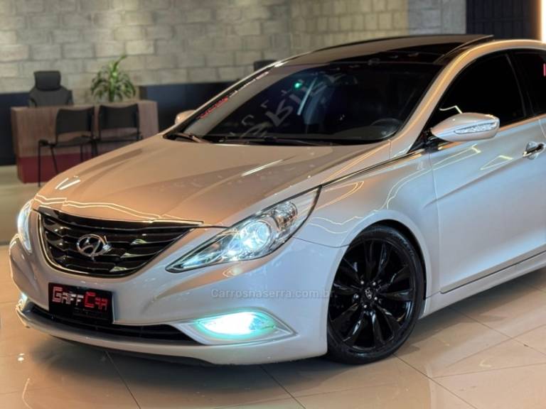 HYUNDAI - SONATA - 2011/2012 - Prata - R$ 71.900,00