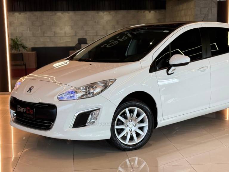 PEUGEOT - 308 - 2013/2014 - Branca - R$ 46.900,00