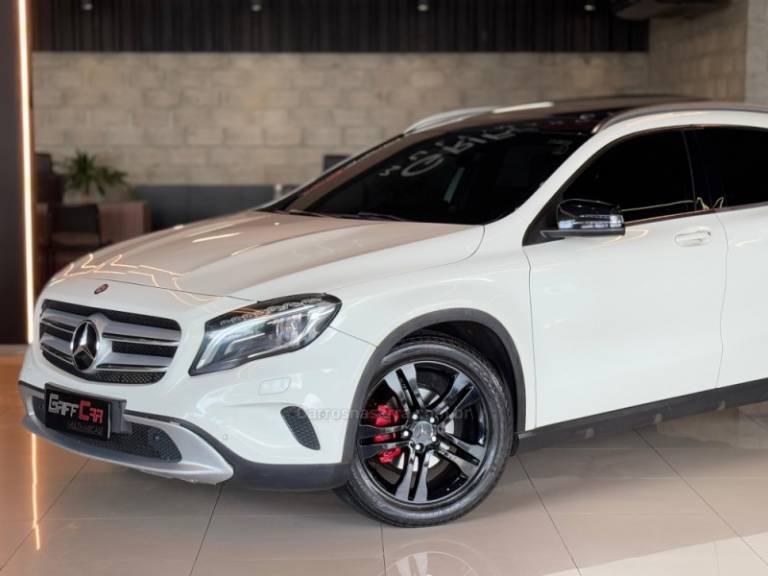 MERCEDES-BENZ - GLA 200 - 2014/2015 - Branca - R$ 114.900,00