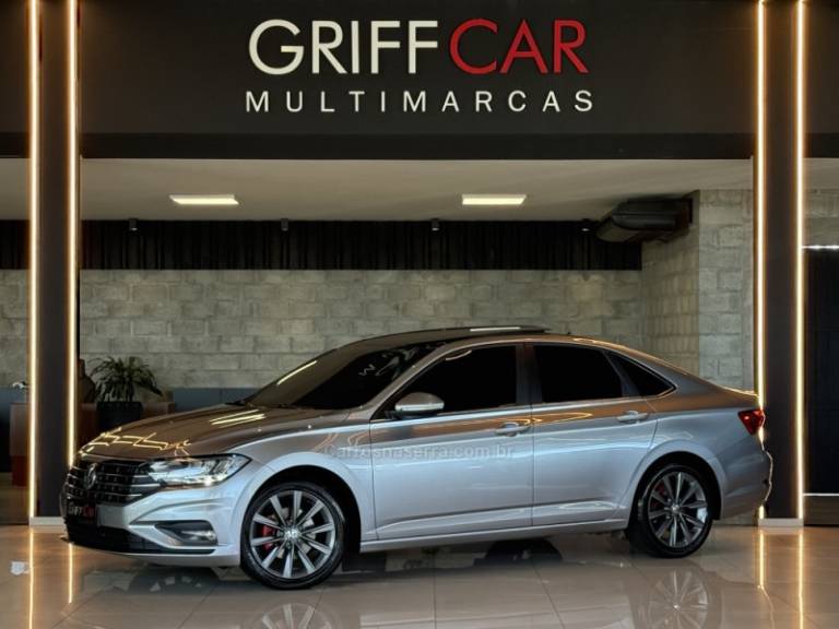 VOLKSWAGEN - JETTA - 2019/2020 - Prata - R$ 119.900,00