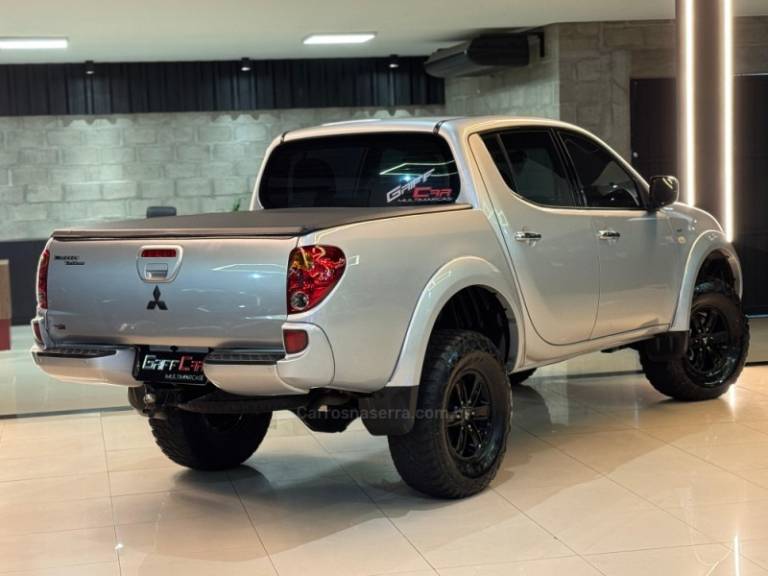 MITSUBISHI - L200 TRITON - 2009/2010 - Prata - R$ 103.900,00