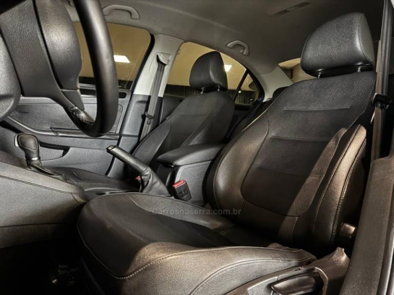 VOLKSWAGEN - JETTA - 2011/2012 - Azul - R$ 61.900,00